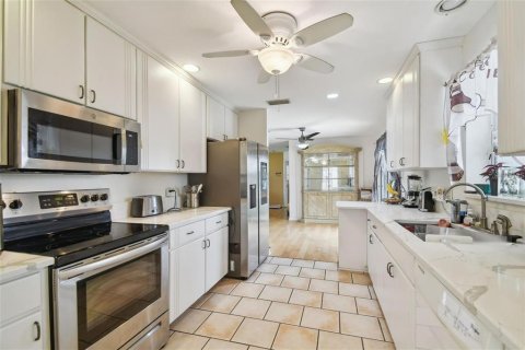 House in Oldsmar, Florida 3 bedrooms, 154.22 sq.m. № 2157208 - photo 13