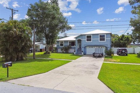 House in Oldsmar, Florida 3 bedrooms, 154.22 sq.m. № 2157208 - photo 3