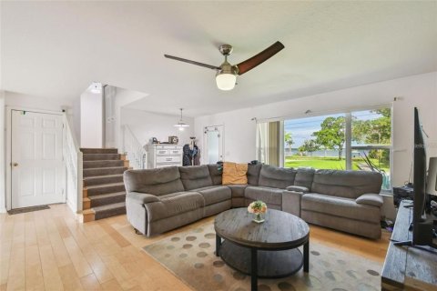 House in Oldsmar, Florida 3 bedrooms, 154.22 sq.m. № 2157208 - photo 18