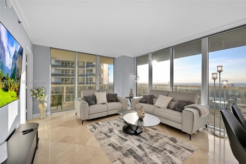 Condo in Hallandale Beach, Florida, 2 bedrooms  № 2052762 - photo 10