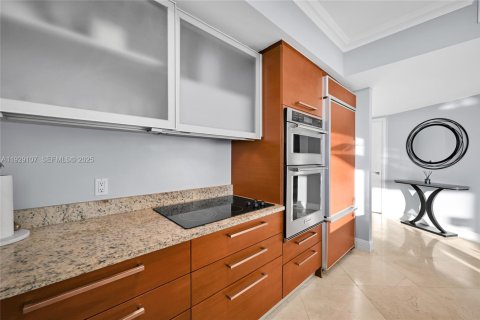 Condo in Hallandale Beach, Florida, 2 bedrooms  № 2052762 - photo 15