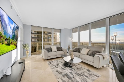 Condo in Hallandale Beach, Florida, 2 bedrooms  № 2052762 - photo 6