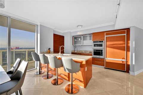 Condo in Hallandale Beach, Florida, 2 bedrooms  № 2052762 - photo 12