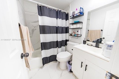 Casa en venta en Miami Gardens, Florida, 3 dormitorios, 147.25 m2 № 2031878 - foto 24