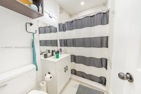 Casa en venta en Miami Gardens, Florida, 3 dormitorios, 147.25 m2 № 2031878 - foto 19