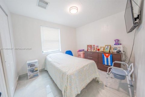 Casa en venta en Miami Gardens, Florida, 3 dormitorios, 147.25 m2 № 2031878 - foto 26