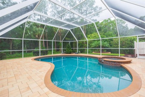 House in Tampa, Florida 4 bedrooms, 290.04 sq.m. № 1829324 - photo 10