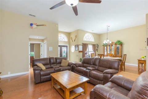 House in Tampa, Florida 4 bedrooms, 290.04 sq.m. № 1829324 - photo 8