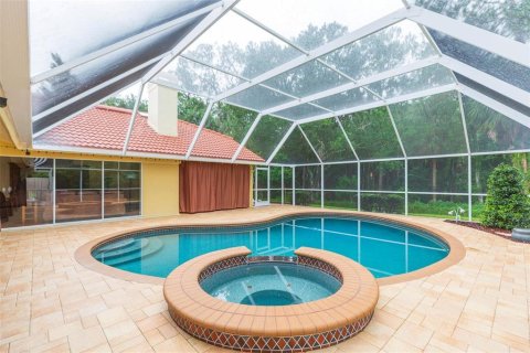 House in Tampa, Florida 4 bedrooms, 290.04 sq.m. № 1829324 - photo 11