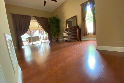 House in Tampa, Florida 4 bedrooms, 290.04 sq.m. № 1829324 - photo 19