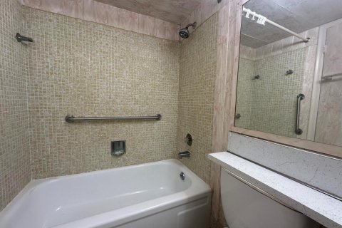 Купить кондоминиум в Уэст-Палм-Бич, Флорида 3 комнаты, 63.55м2, № 2147203 - фото 11