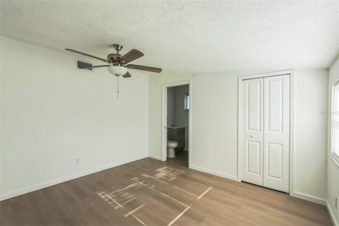 Villa ou maison à vendre à North Port, Floride: 2 chambres, 119.57 m2 № 1908746 - photo 13