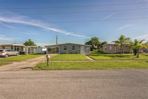 Villa ou maison à vendre à North Port, Floride: 2 chambres, 119.57 m2 № 1908746 - photo 5