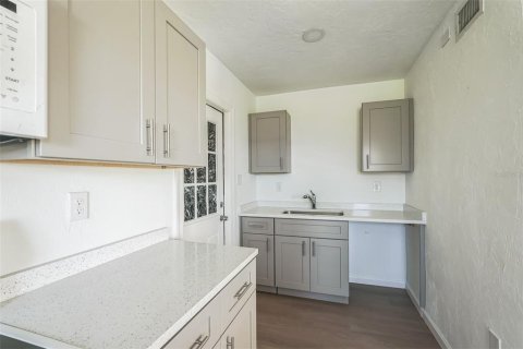 Villa ou maison à vendre à North Port, Floride: 2 chambres, 119.57 m2 № 1908746 - photo 11
