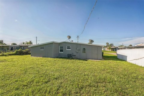 Villa ou maison à vendre à North Port, Floride: 2 chambres, 119.57 m2 № 1908746 - photo 8