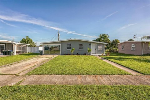 Villa ou maison à vendre à North Port, Floride: 2 chambres, 119.57 m2 № 1908746 - photo 3