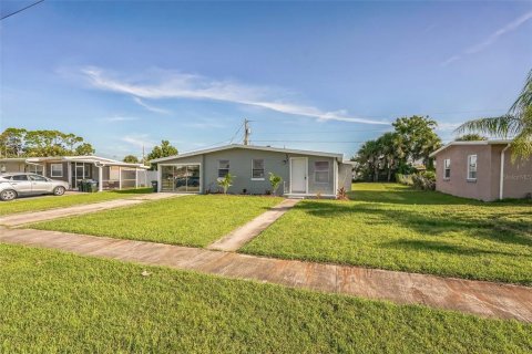 Villa ou maison à vendre à North Port, Floride: 2 chambres, 119.57 m2 № 1908746 - photo 4
