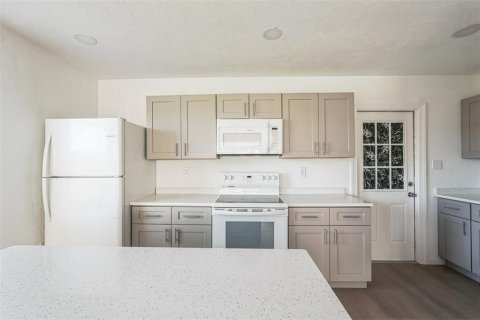 Villa ou maison à vendre à North Port, Floride: 2 chambres, 119.57 m2 № 1908746 - photo 10
