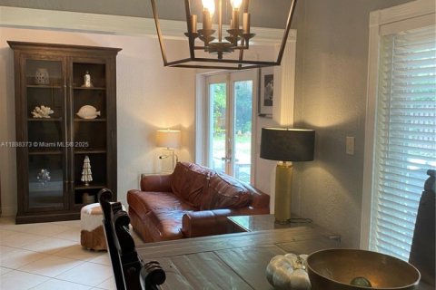 Casa en venta en Miami, Florida, 3 dormitorios, 169.64 m2 № 1940987 - foto 11