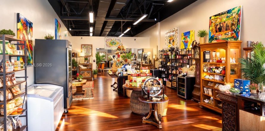 Commercial property in Hollywood, Florida № 2031376