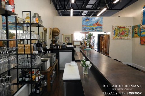 Commercial property in Hollywood, Florida № 2031376 - photo 6