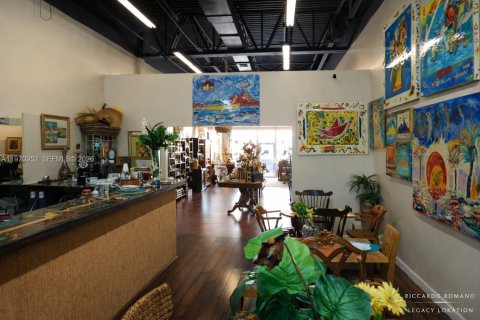 Commercial property in Hollywood, Florida № 2031376 - photo 7