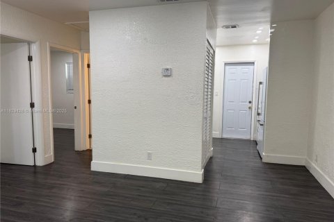 Apartment in Fort Lauderdale, Florida 2 bedrooms, 60.57 sq.m. № 1960495 - photo 7