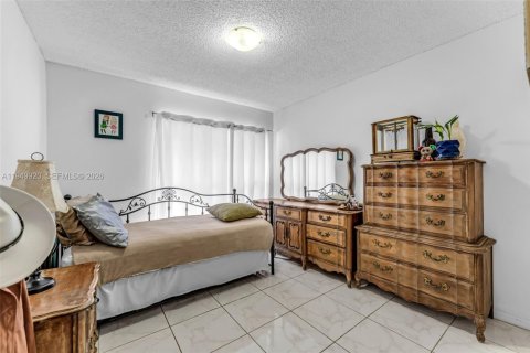Купить виллу или дом в Хомстед, Флорида 2 спальни, 125.23м2, № 2078919 - фото 17
