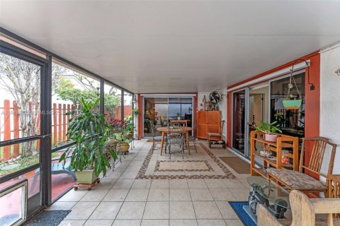 Купить виллу или дом в Хомстед, Флорида 2 спальни, 125.23м2, № 2078919 - фото 6