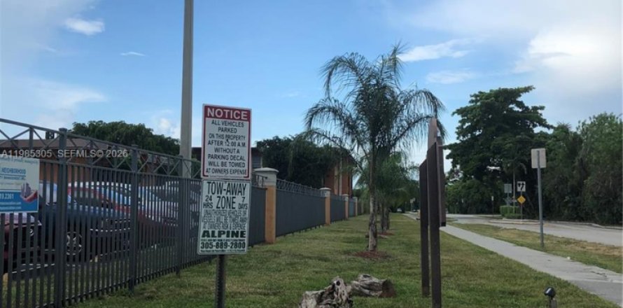 Condominio en Miami, Florida, 1 dormitorio  № 2046983