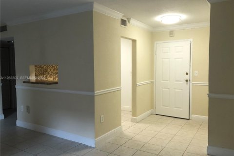 Condominio en alquiler en Miami, Florida, 1 dormitorio, 70.61 m2 № 2046983 - foto 14