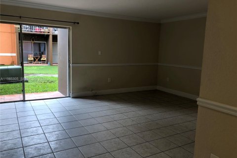 Condominio en alquiler en Miami, Florida, 1 dormitorio, 70.61 m2 № 2046983 - foto 11