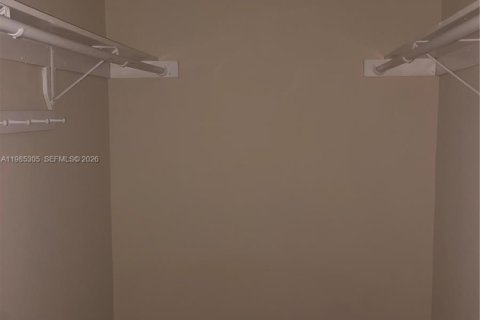 Condominio en alquiler en Miami, Florida, 1 dormitorio, 70.61 m2 № 2046983 - foto 15