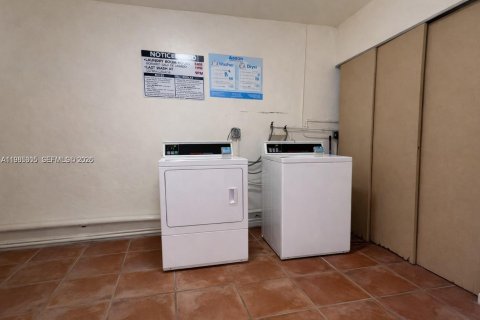 Condominio en alquiler en Miami, Florida, 1 dormitorio, 70.61 m2 № 2046983 - foto 18