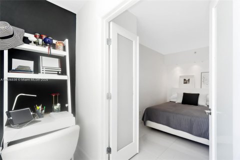 Condo in Miami Beach, Florida, 1 bedroom № 1963282 - photo 8