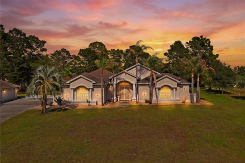 House in Weeki Wachee, Florida 3 bedrooms, 297.47 sq.m. № 2205021