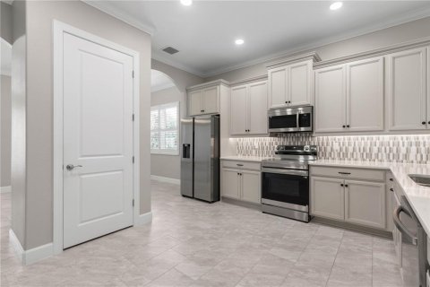 House in Palm Coast, Florida 4 bedrooms, 207.08 sq.m. № 2208043 - photo 9