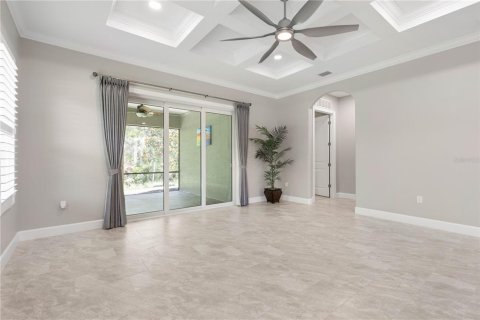 House in Palm Coast, Florida 4 bedrooms, 207.08 sq.m. № 2208043 - photo 15