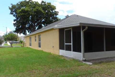 Villa ou maison à louer à Wesley Chapel, Floride: 4 chambres, 181.72 m2 № 2148869 - photo 23