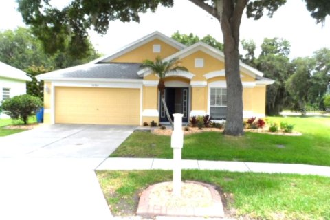 Villa ou maison à louer à Wesley Chapel, Floride: 4 chambres, 181.72 m2 № 2148869 - photo 3