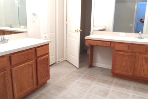 Villa ou maison à louer à Wesley Chapel, Floride: 4 chambres, 181.72 m2 № 2148869 - photo 11