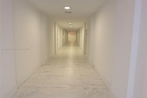 Купить кондоминиум в Дорал, Флорида 2 спальни, 112.04м2, № 1863068 - фото 24