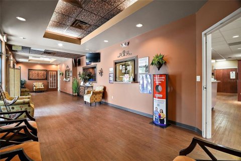 Propiedad comercial en alquiler en Tavares, Florida, 932 m2 № 1787470 - foto 6