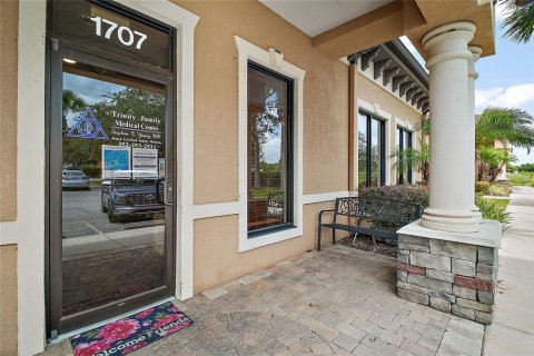 Propiedad comercial en alquiler en Tavares, Florida, 932 m2 № 1787470 - foto 2