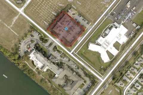 Propiedad comercial en alquiler en Tavares, Florida, 932 m2 № 1787470 - foto 21