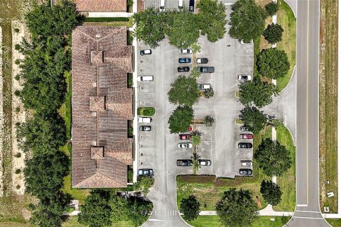 Propiedad comercial en alquiler en Tavares, Florida, 932 m2 № 1787470 - foto 20