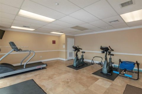 Condo in Hallandale Beach, Florida, 2 bedrooms  № 1871520 - photo 20