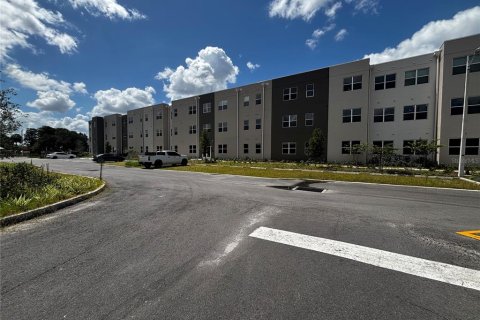Condominio en Orlando, Florida, 2 dormitorios  № 2157877