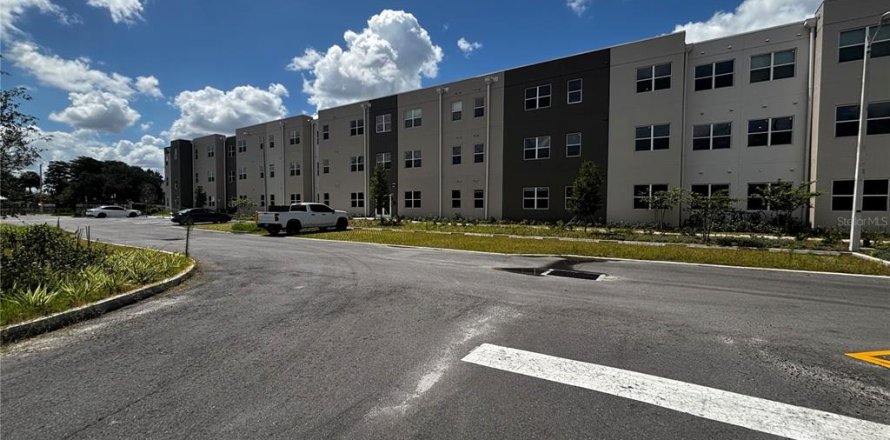 Condominio en Orlando, Florida, 2 dormitorios  № 2157877