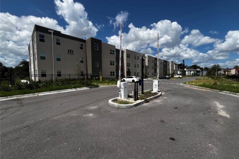 Condominio en venta en Orlando, Florida, 2 dormitorios, 83.61 m2 № 2157877 - foto 3